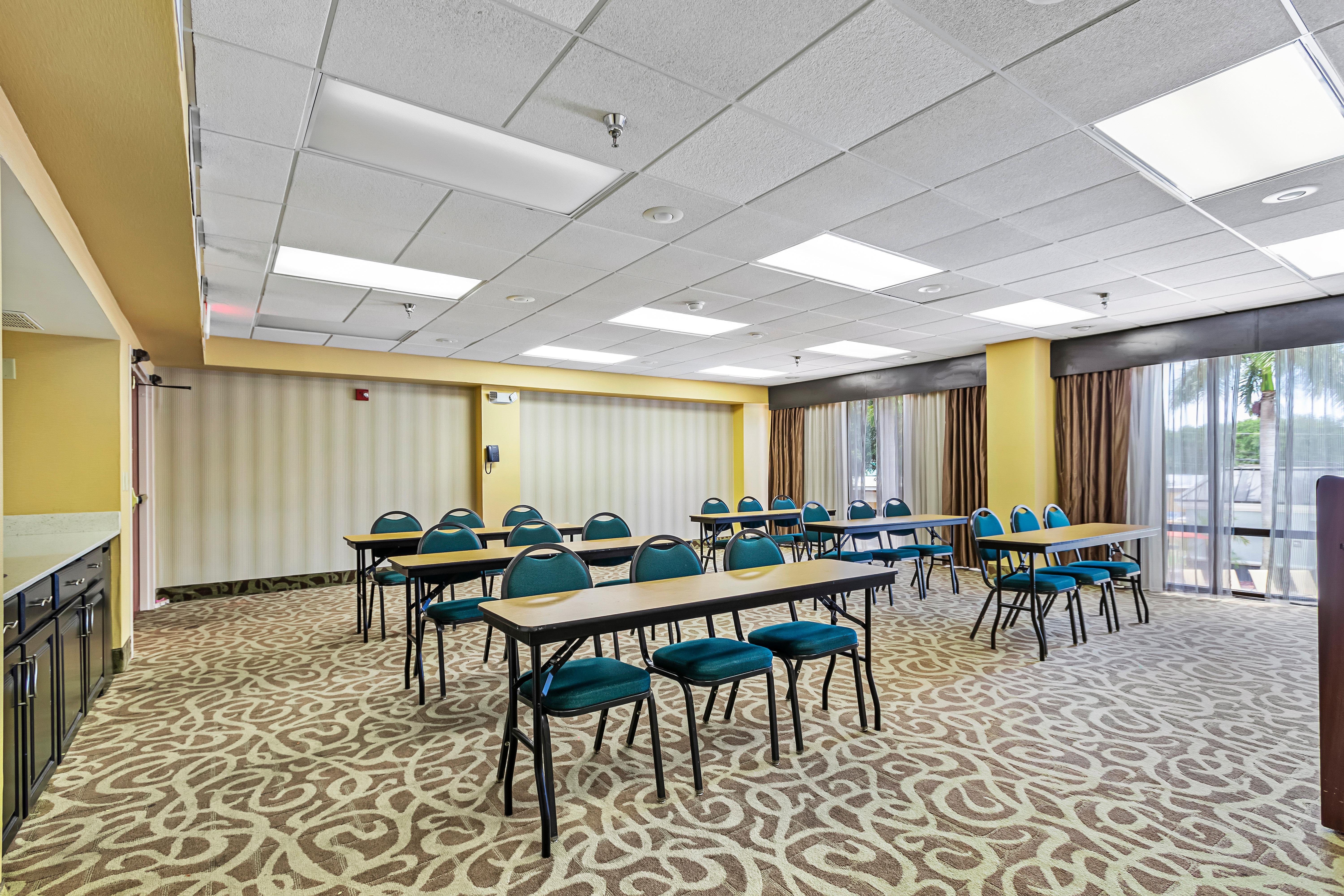 Holiday Inn - St. Petersburg West By Ihg Zewnętrze zdjęcie