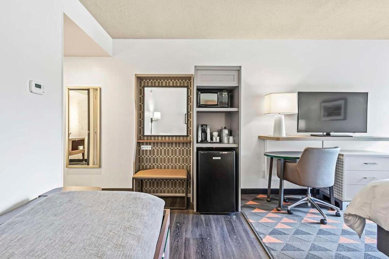 Holiday Inn - St. Petersburg West By Ihg Zewnętrze zdjęcie